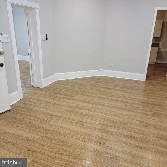 Photo - 32 Crescent St Unit 1