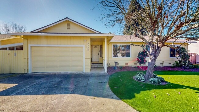 Photo - Charming 3 Bedroom 2 Bathroom Home with Pool!