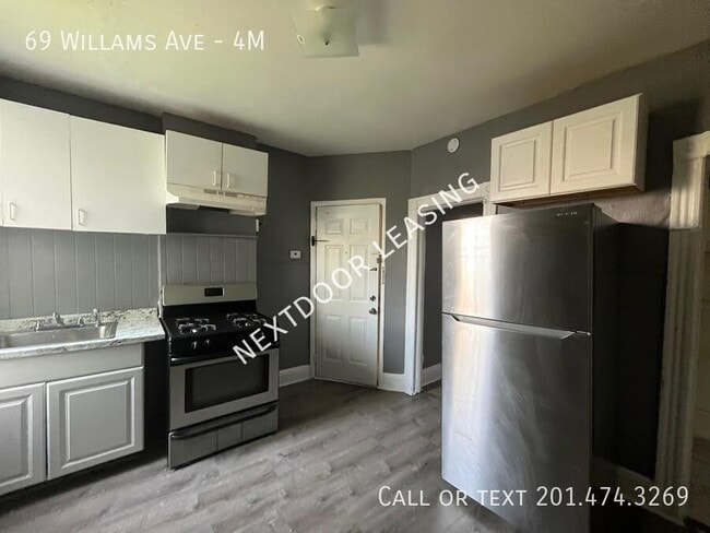 Building Photo - 69 Williams Ave Unit 4M