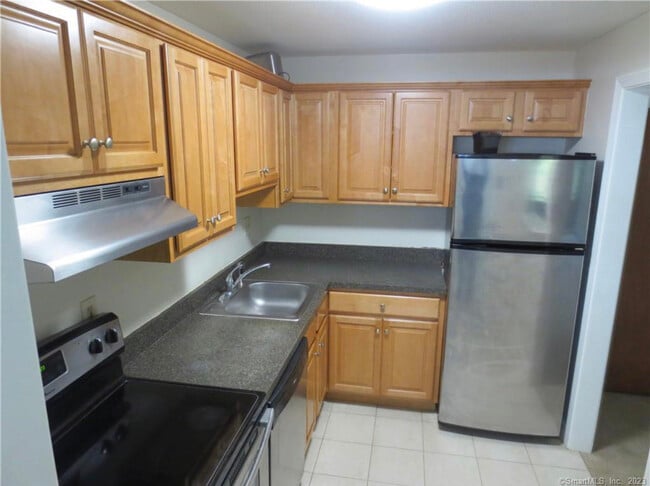 Building Photo - 60 Rambling Brook Ln Unit C2 Rental