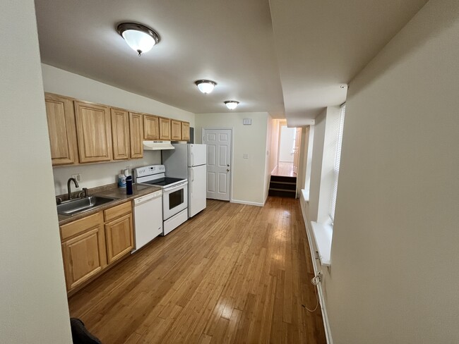 Photo - 1846 W Master St Apartments Unit 2