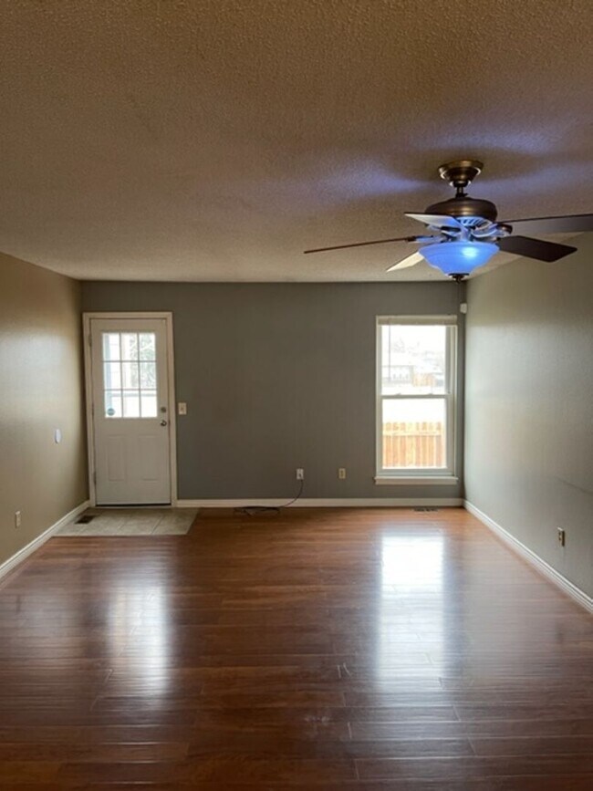 Photo - 6100 Fenton St
