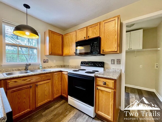 257 Wiltshire Cir
