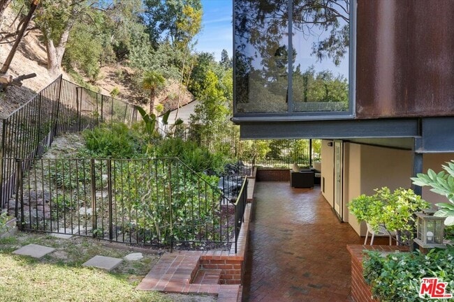 Photo - 4046 Stoneybrook Dr
