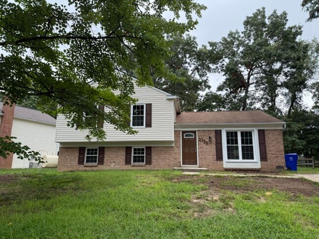 Building Photo - 1038 Bannister Cir