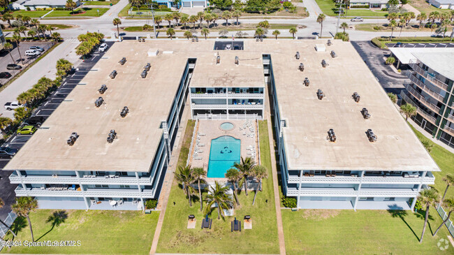 Building Photo - 4800 Ocean Beach Blvd Unit 128 Rental