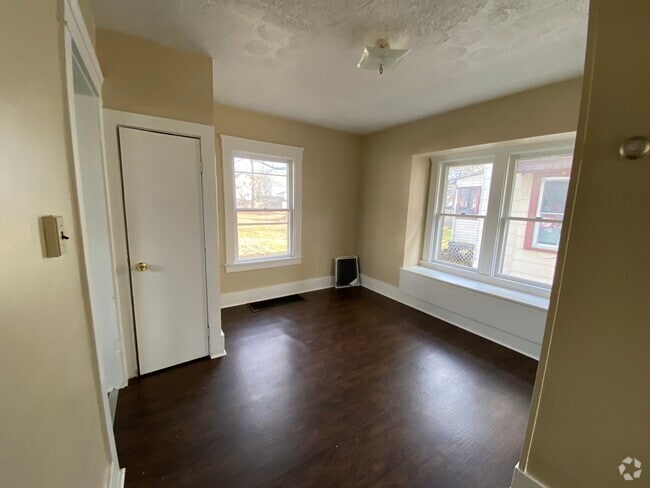 Building Photo - 350 Laird Ave NE Rental