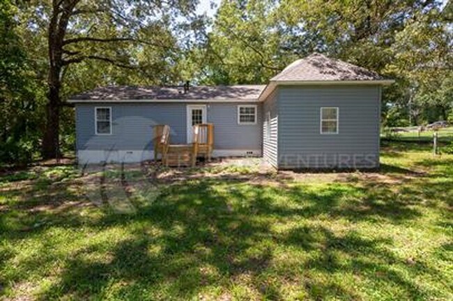 Photo - Flexible 3BR/2BA or 2BR + Den Home