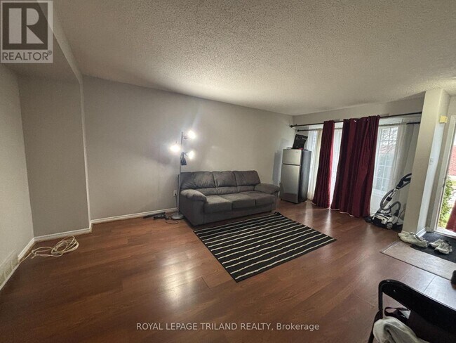Photo - 511 Admiral Dr