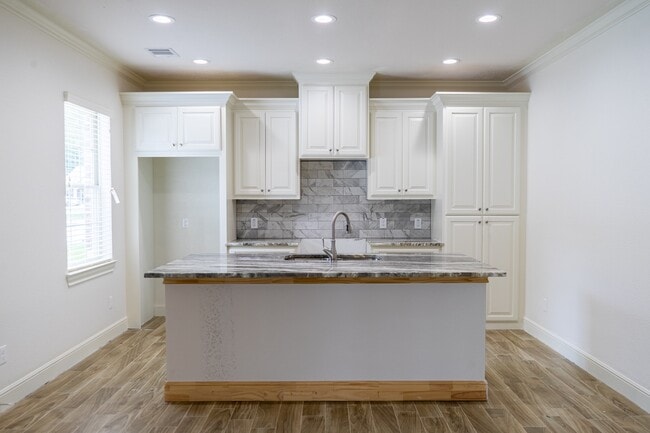 Photo - 2548 Appian Wy Unidad 2554 B