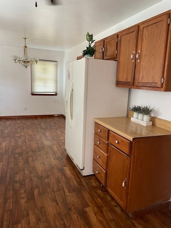 Photo - 4 Bedroom 1.5 Bath Large Yard