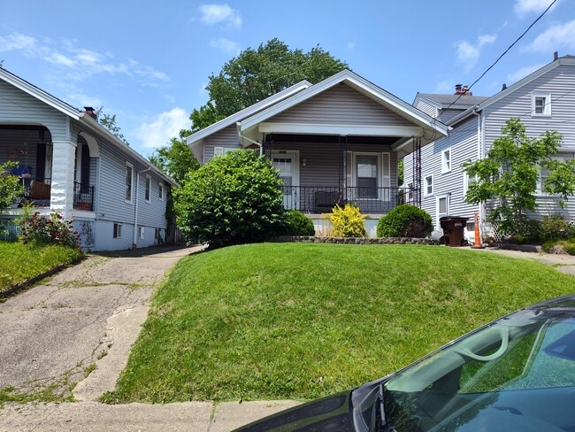 Photo - 5423 Rolston Ave