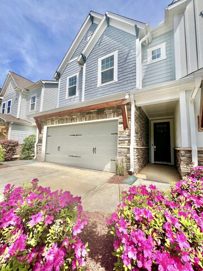 Photo - LUXURY TOWNHOME near Southend