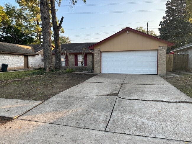 Building Photo - 5222 Moonshadows Dr