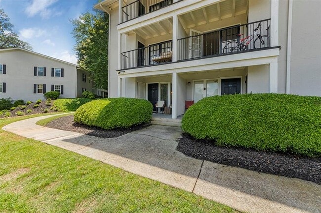 Building Photo - 1150 Collier Rd NW Unit D