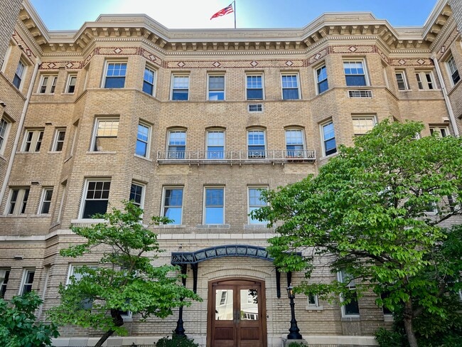 Building Facade - 3220 17th St NW Unit No. 205