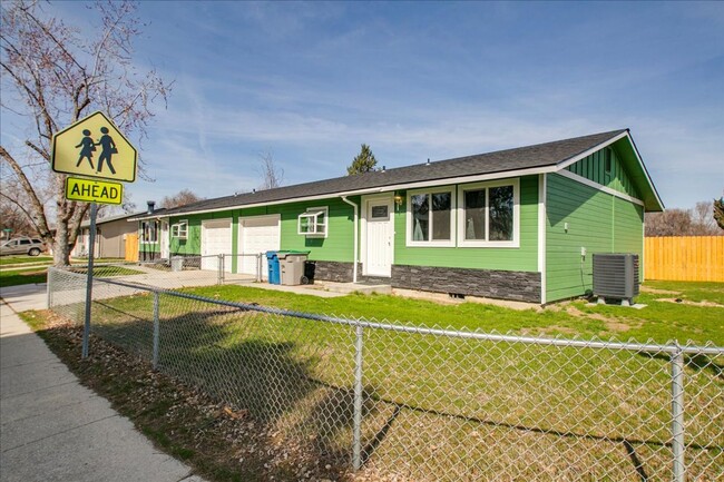 Newley Remodeled Duplex close to BSU - Newley Remodeled Duplex close to BSU House