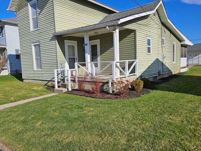 Photo - 240 N Wing St House