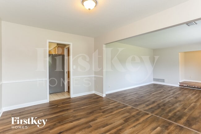 Photo - 959 Parkridge Cir E