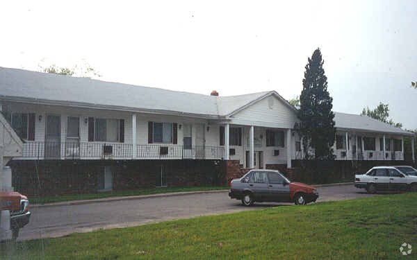 Heritage & Crestwood Apartments - Heritage & Crestwood Apartments