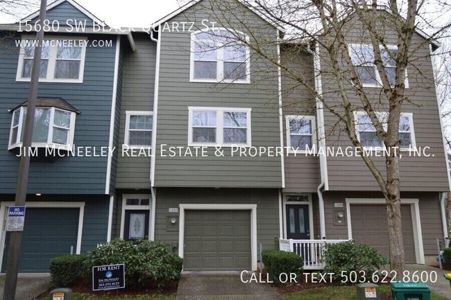 Beautiful townhome with 2 master suites in... - Beautiful townhome with 2 master suites in...