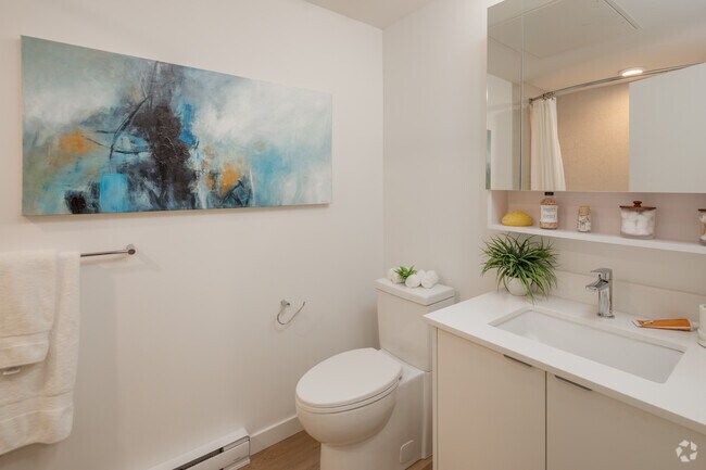 1BR, 1BA - 553SF - Bathroom - The Gateway
