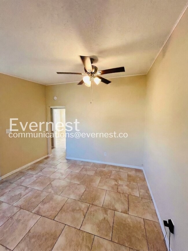 Photo - 2925 N 46th St Unit B