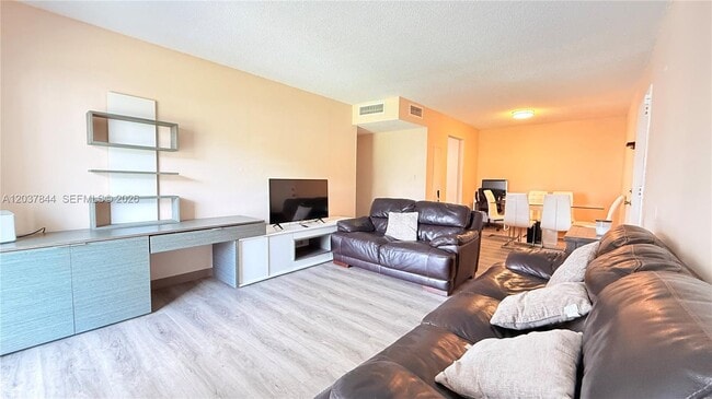 Photo - 4910 NW 79th Ave Unit 205