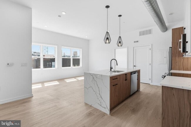 Building Photo - 209 New St Unit 6B