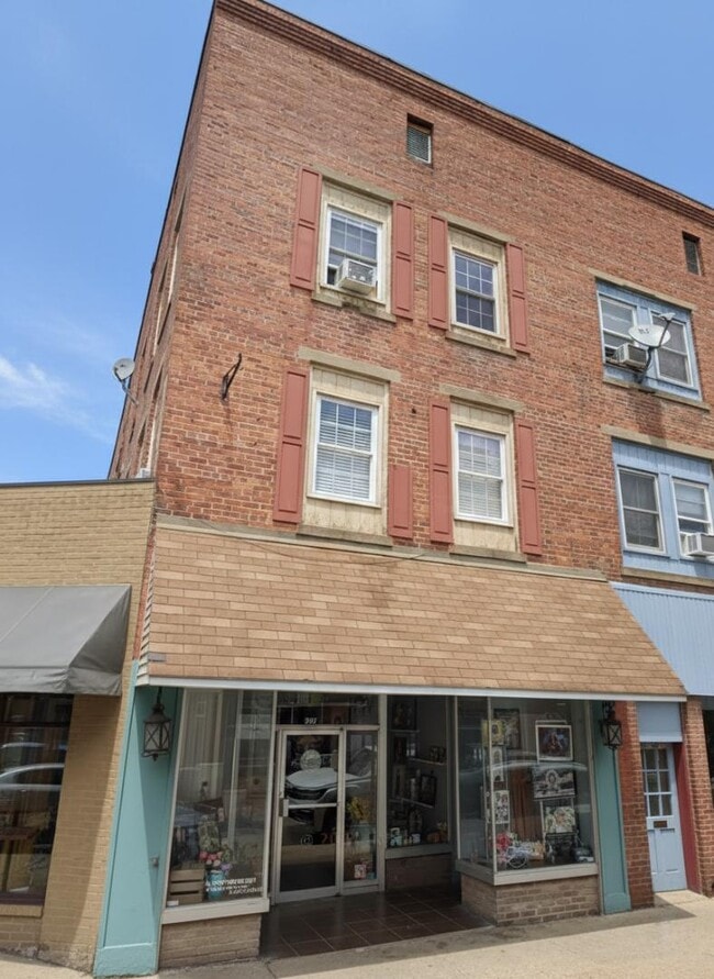 Photo - 126 E Main St Unit 1