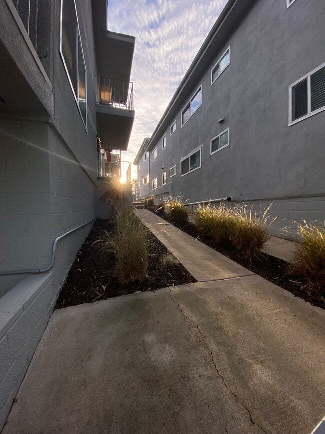 4541 Contour Blvd.