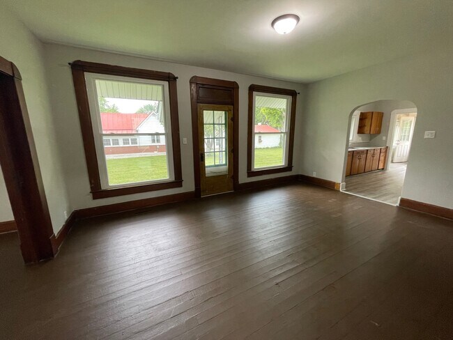 Photo - 312 S Main St