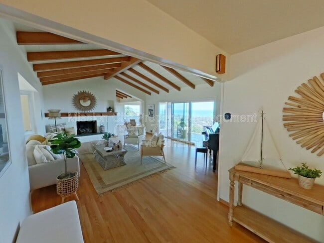 Photo - 1227 Viscaino Rd