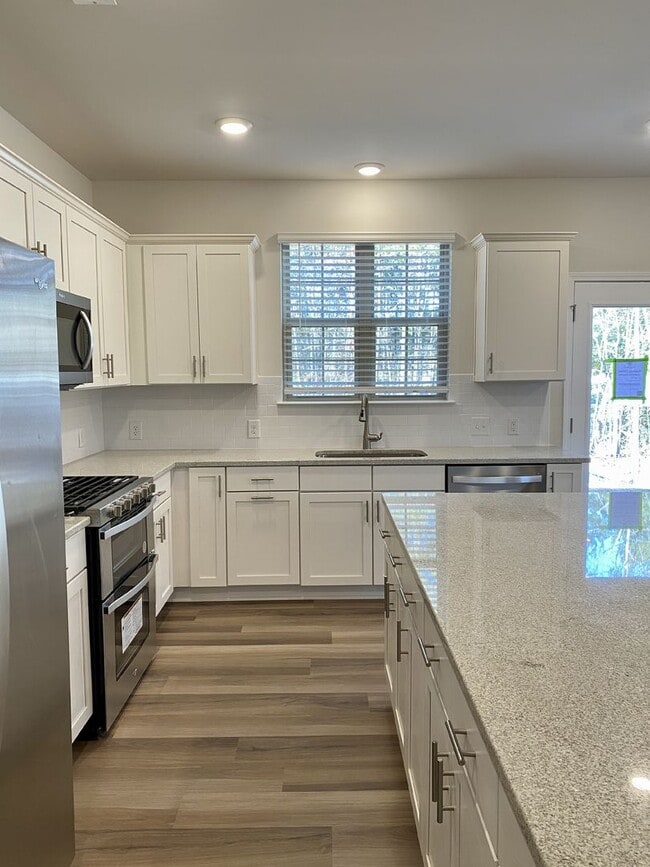 Photo - Beautiful 3BR/2.5BA Townhouse; Easy Access to I485 and Uptown