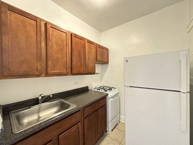 Photo - 4834 N Damen Ave Unidad 114