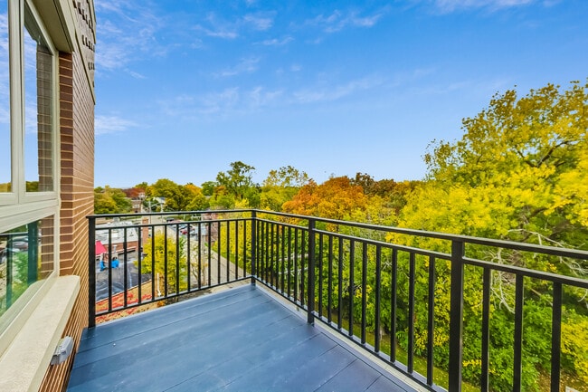 Photo - 555 Roger Williams Ave