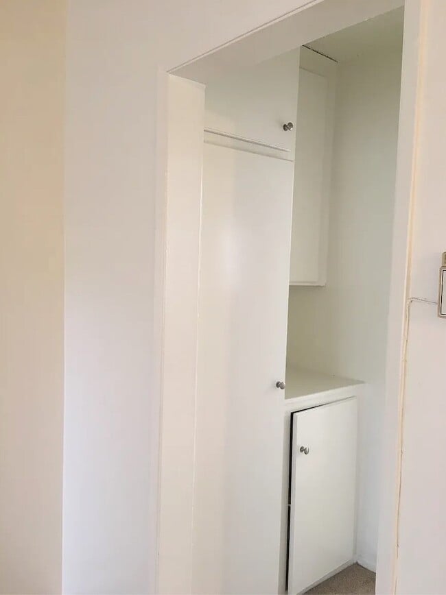 Photo - Burbank Tarzana Apartments