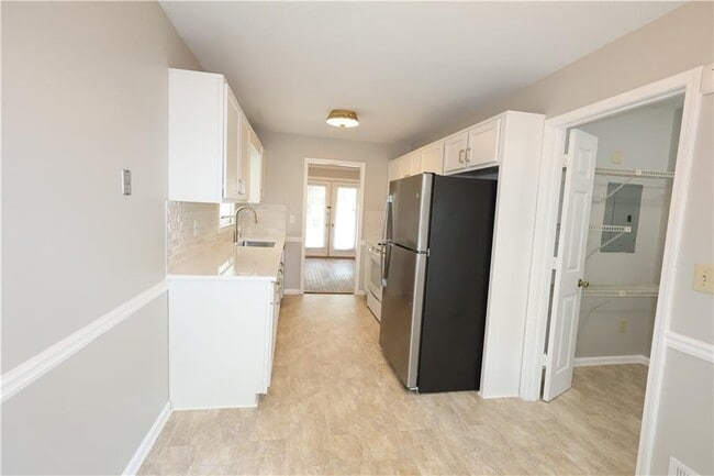 Photo - 1359 Oakengate Dr