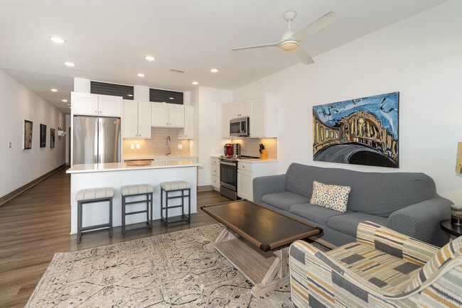 Photo - 284 Manhattan Blvd Unit 3