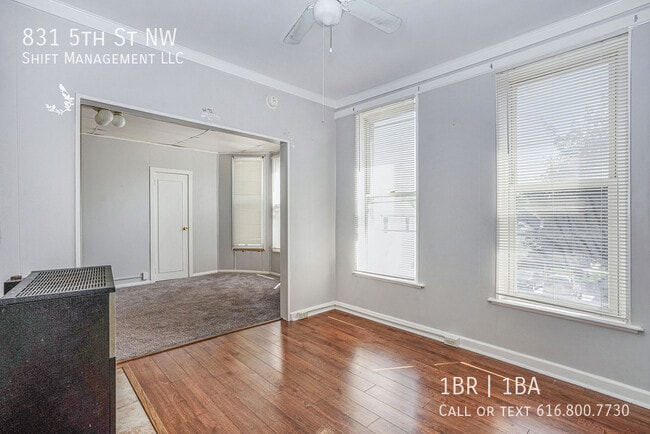 Photo - 831 5th St NW