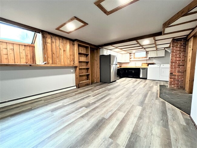 Photo - Newly Renovated Daylight Basement Duplex Apartment in Amazing Location! Unit B