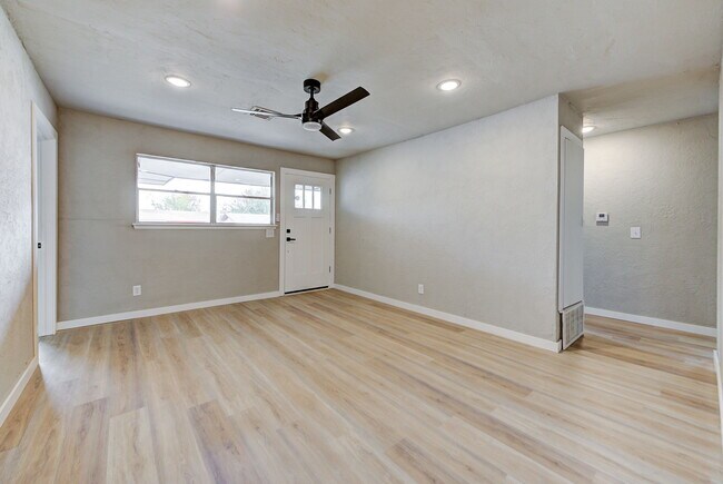 320 NW 86th St