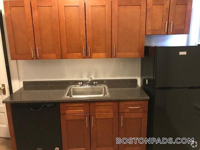 Building Photo - 1377 Commonwealth Ave Unit 4 Rental