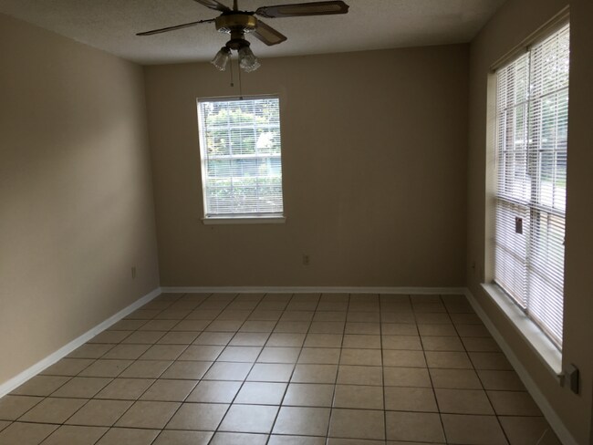 Photo - 7108 Thornbriar St