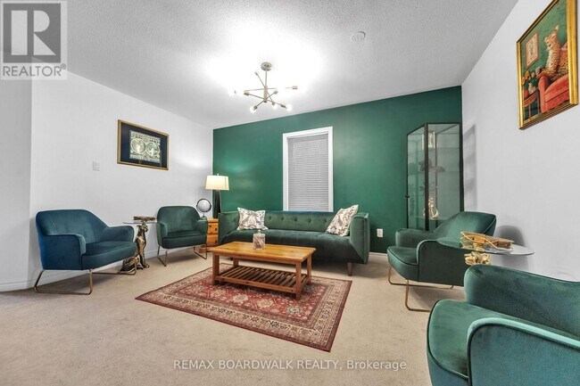 Photo - 604 Paul Métivier Dr.