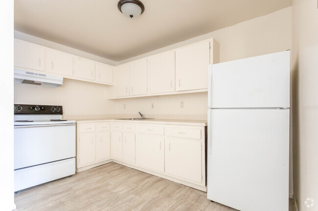 Building Photo - Kenneth Gardens Rental