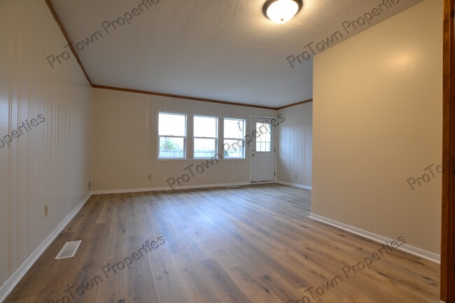 Photo - 16 S Hammes Ave