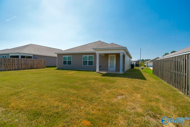 123 Trestle Pt Dr
