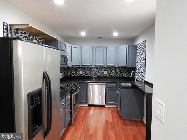 Photo - 924 S Robinson St