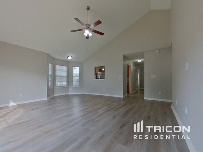 Photo - 819 Chablis Dr